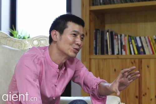 编剧大神周智勇加盟《片名来不及想》 赠言90后:出名要趁早