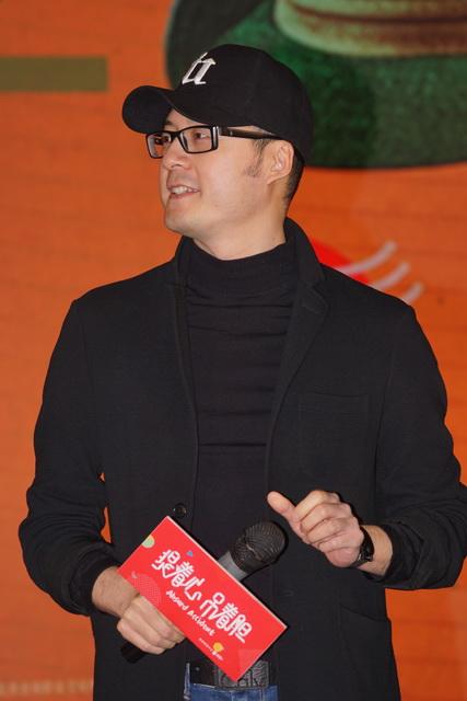 《提着心吊着胆》到沪 导演：拍戏是最冷时