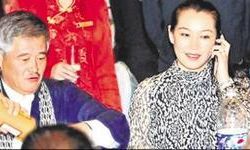 《联合早报》：赵本山妻子及子女4年前移居新加坡