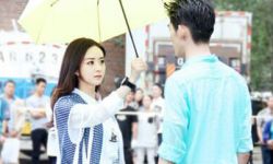 张翰赵丽颖再度合体“谈情” 电影《女汉子》雨中求爱戏剧照曝光