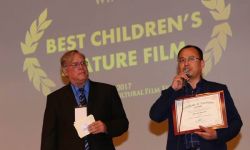 中国电影《大荷花小荷花》获世界民族电影节最佳儿童影片奖
