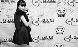 15岁中国姑娘韩丽轩凭电影《小马语者》获国际电影节最佳编剧奖