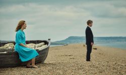 西尔莎·罗南主演新片《在切瑟尔海滩上》发预告