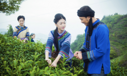 电影《茅岩河纤夫之恋》刘紫乔用爱点燃真善美