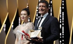 59岁西班牙男演员成为戛纳影帝，演艺生涯第一次拿奖
