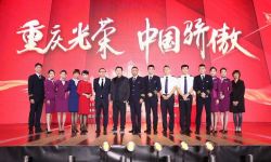致敬民航英雄，《中国机长》首创万米高空首映礼