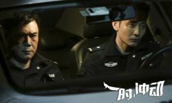 电影《一时，冲动》定档11月6日， 荒诞海报上演“四足鼎立”