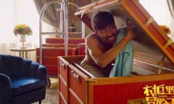 旅行也是一场精神修行，印度小哥温暖环球游 《衣柜里的冒险王》热映中