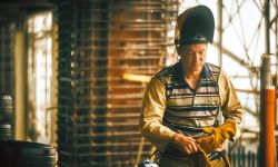 李铭顺在影集《做工的人》中饰演劳工，爆肥十公斤