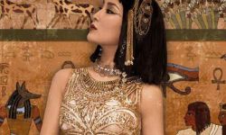马苏分享异域风情美照扮埃及艳后，妆容魅惑气场强 