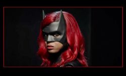 《蝙蝠女侠》第二季造型曝光，猩红骑士制服全公开