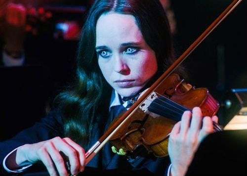 《伞学院》里的角色“白提琴／Vanya”