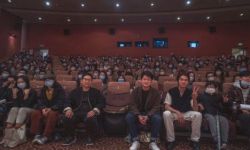 电影《郊区的鸟》全国路演进行中  发布“对望”版海报