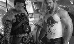 克里斯·海姆斯沃斯晒片场照宣布漫威新片《雷神4》杀青