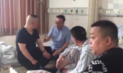 89岁杨少华疑身体抱恙看骨科，众人搀扶轮椅出行，被曝在多地就医 