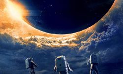 罗兰·艾默里奇执导科幻灾难惊悚片《月球坠落》发布新海报