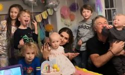 63岁亚历克·鲍德温将迎七胎，小26岁爱妻十年生6娃