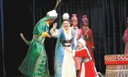 北京人艺院庆纪念版《蔡文姬》首演， “跨代”组合再现传承力量