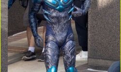 DC新片《蓝甲虫》2023年8月18日北美上映，主角蓝甲虫战袍加身