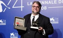 《水形物语》获第74届威尼斯电影节金狮奖，吉尔莫·德尔·托罗的惊悚基石