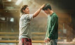 大鹏新作《热烈》历时70天正式杀青， 黄渤王一博上演“摸头杀”