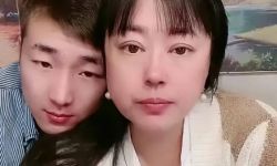 李菁菁与小21岁老公离婚 ，男方直播哭诉人财两空