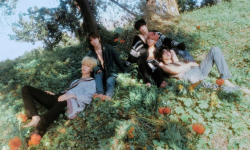 气男团TXT的新专辑初动销量为218万张，历代初动销量第四名