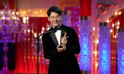 《某个男人》领跑日本电影学院奖，妻夫木聪、安藤樱泪洒现场