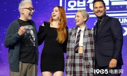 《银河护卫队3》新闻发布会在韩国首尔举行， 凯伦·吉兰秀白皙美腿