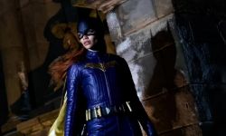 《蝙蝠女》导演看完《闪电侠》感到难过，被雪藏没有上流媒体的机会