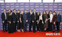 电影《都是陌生人》在第67届伦敦电影节举行首映式，安德鲁·海格帅气
