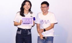 《洋子的困惑》在北京举行首映礼， 乘风破浪姐妹团为黄小蕾加油