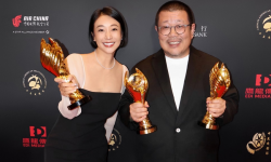 姜尘主演电影《行·者》斩获第十九届中美电影节“金天使奖”， 化身主持人犀利对谈引往事