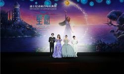 迪士尼动画百年庆典暨《星愿》中国首映礼在上海迪士尼度假区举行，刘亦菲于适周深张靓颖亮相
