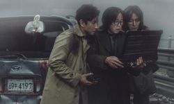 韩国男星李善均遗作《寂静》7月12日在韩国上映,一群人在浓雾中和神秘生物作战