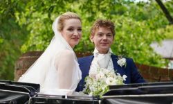 托马斯·布罗迪-桑斯特结婚，因拍摄Sex Pistols传记剧集《叛逆之声》相识