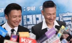 谢霆锋在《海关战线》香港首映礼上接受记者采访，回应和王菲打扮越来越像