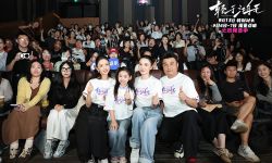 电影《轻于鸿毛》北京首映礼 宋佳佟丽娅小酒窝“快乐同盟”治愈全场