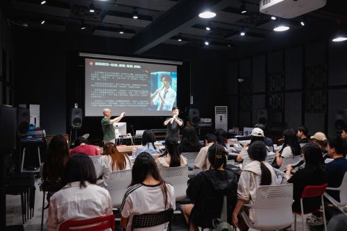 图5 科技赋能美育,高校创新教学模式.jpg